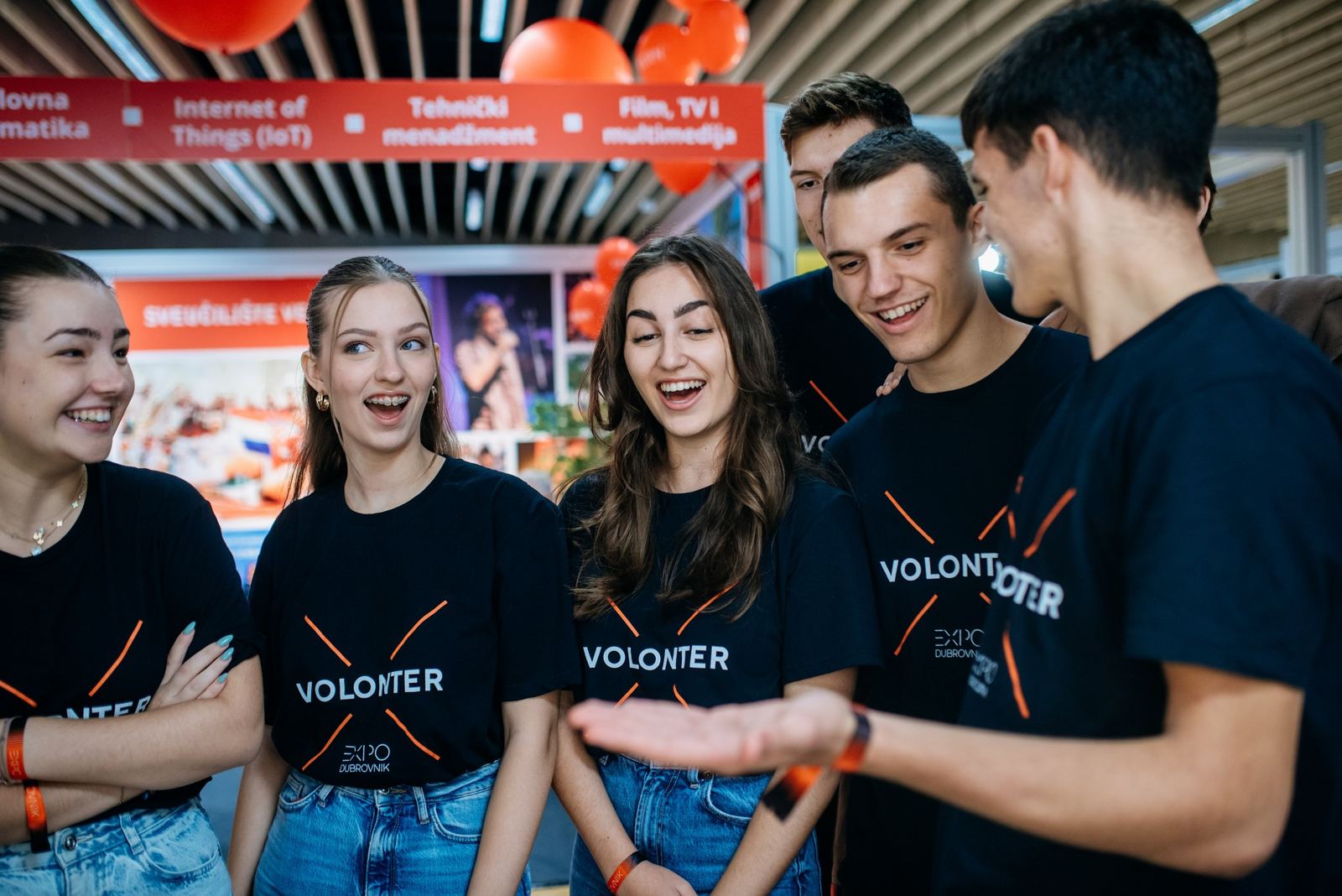 Volonteri EXPO-a dočekuju učenike